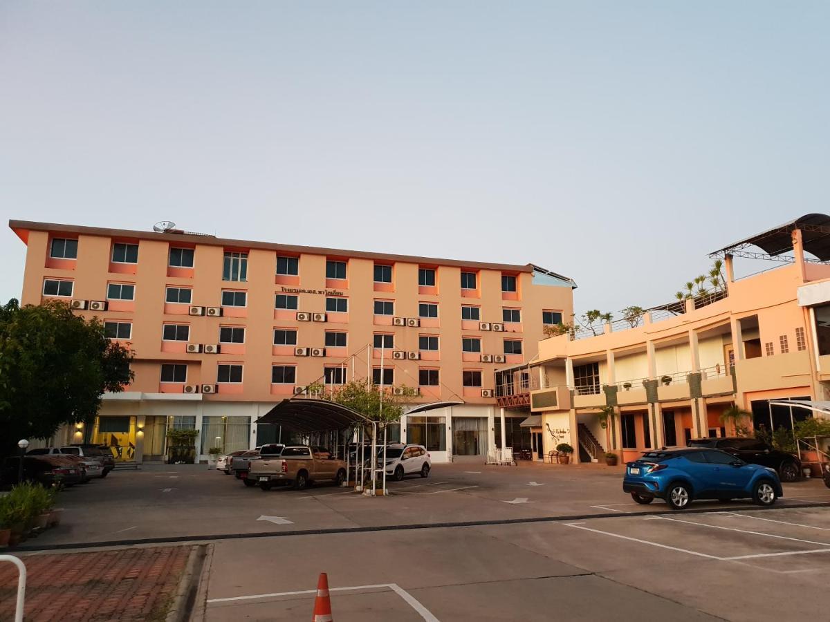 K.S.Pavilion Hotel Nakhonratchasima Exteriér fotografie